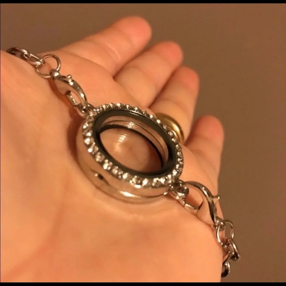 Disney floating bracelet - Picture 3 of 6